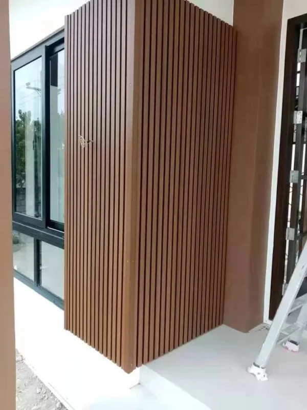 Tabla WPC Exterior Marron Arena Ranurada - Imagen 17