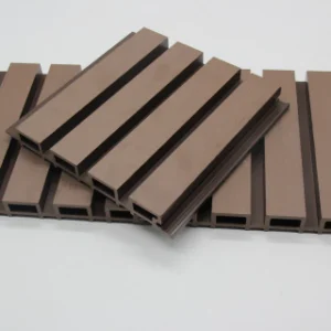 Tabla WPC Exterior Marron Rojizo Ranurada